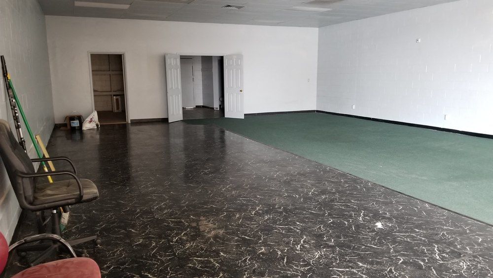 Cumberland Plaza: 100 Cumberland Plaza, Crossville, TN 38555